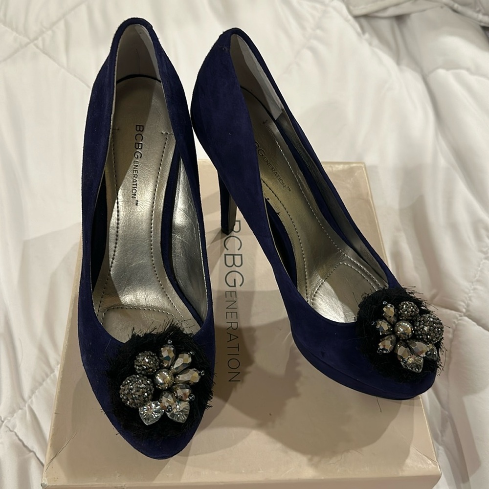 Bcbg blue suede heels 8.5 NIB